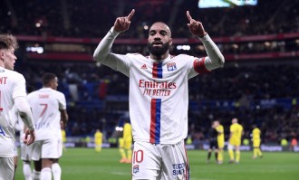 法国杯：里昂VS拉瓦勒——法甲雄狮的复兴路，法乙黑马的试金石